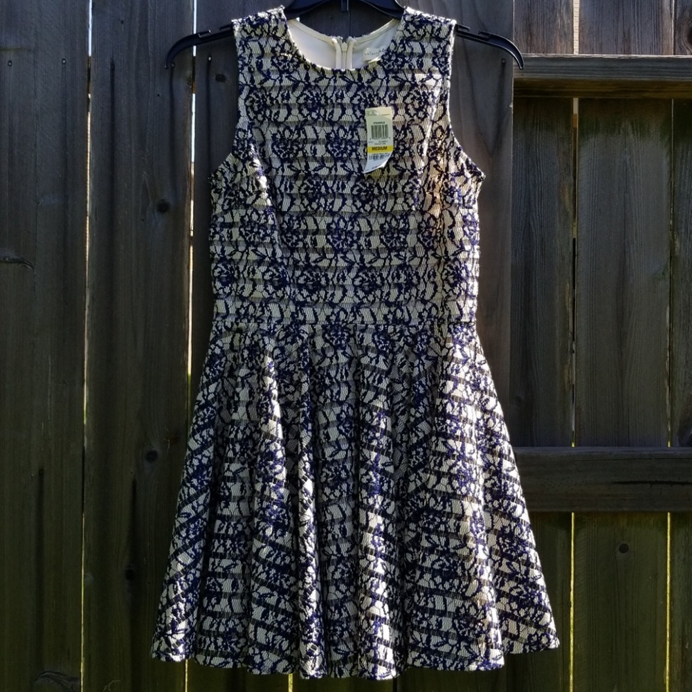 🆕👗 Flare Lace Dress! - Picture 5 of 8
